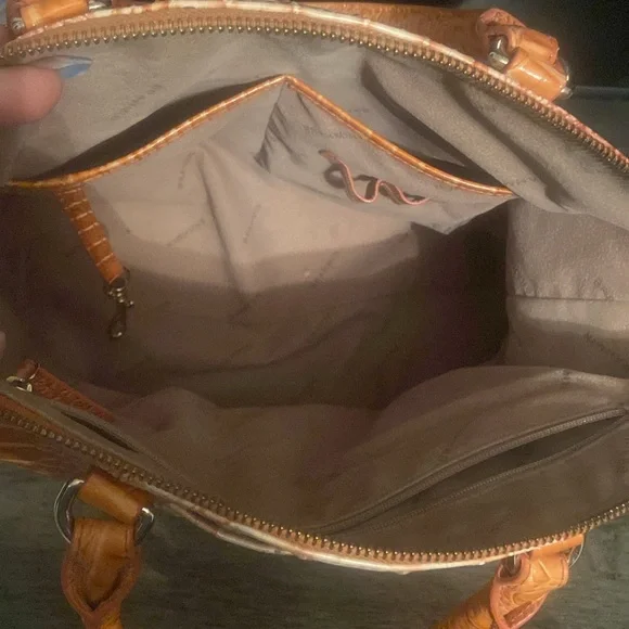 Woman’s Brahmin Authentic Bag - Picture 6 of 6